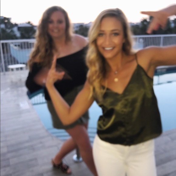 Meet your Posher, Lauren - Picture 1 of 1